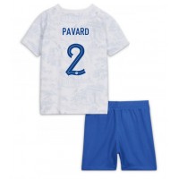 Frankrike Benjamin Pavard #2 Bortatröja Barn VM 2022 Kortärmad (+ Korta byxor)